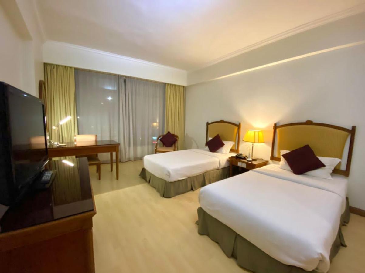 Oriental Crystal Hotel Kajang Exterior foto